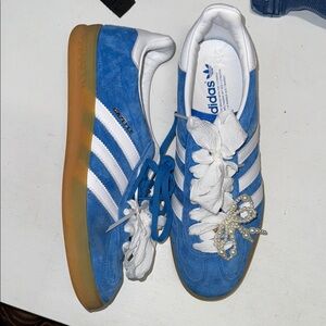 Blue gazelle women’s 9
